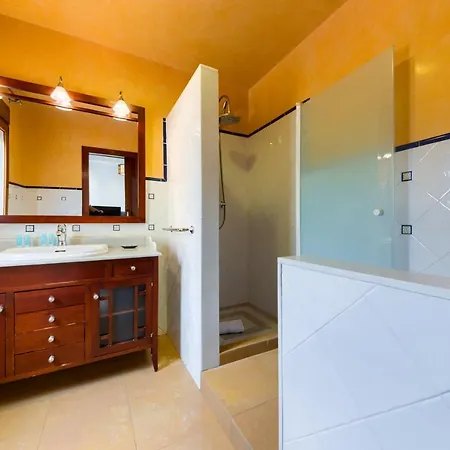 Holiday home Holidays2malaga Candado House Pool & Garden